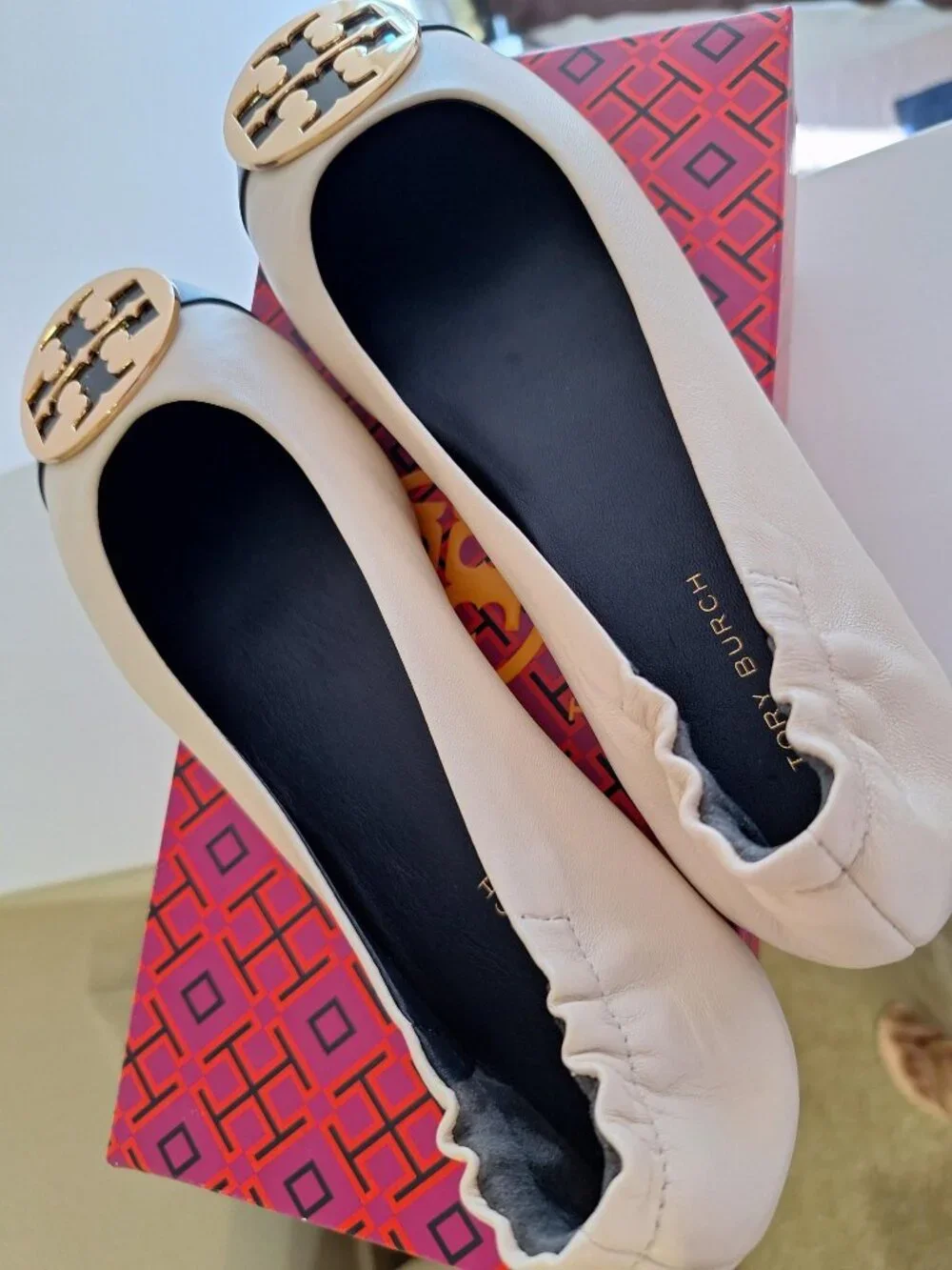 Tory Burch Claire Cap-Toe Ballet BLACK / NEW CREAM Size: 6.5 - BRAND NEW